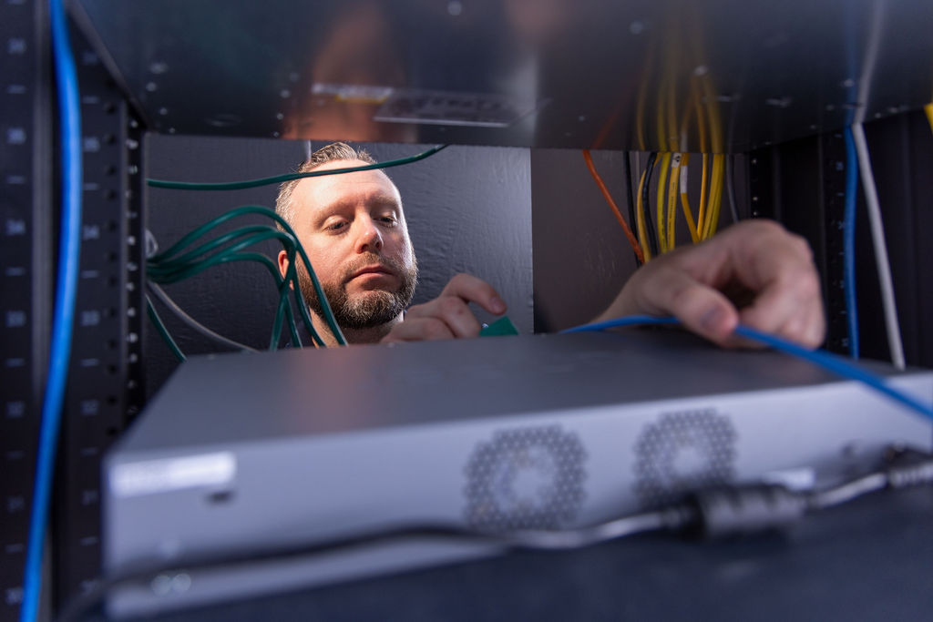 Engineer installing a new Hyper-V Dell cluster